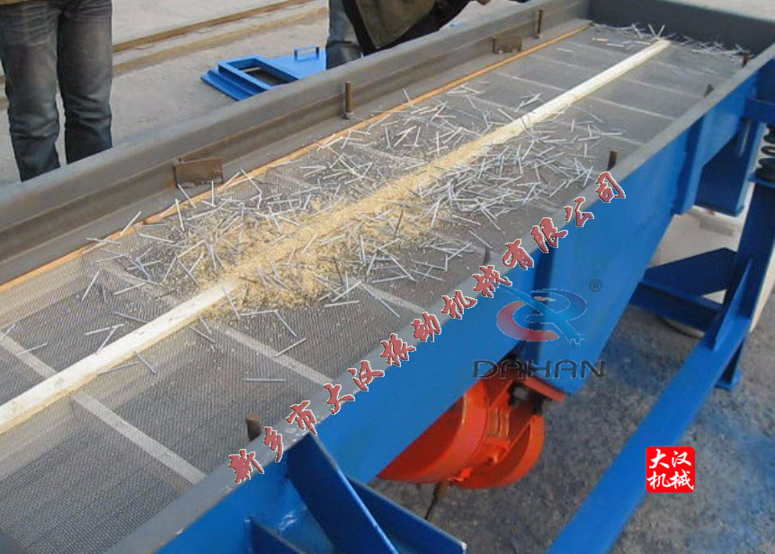 鋸末直線(xiàn)篩試機現場(chǎng)