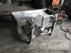 <b>不銹鋼直線(xiàn)篩憑什么比普通碳鋼直線(xiàn)篩貴？</b>