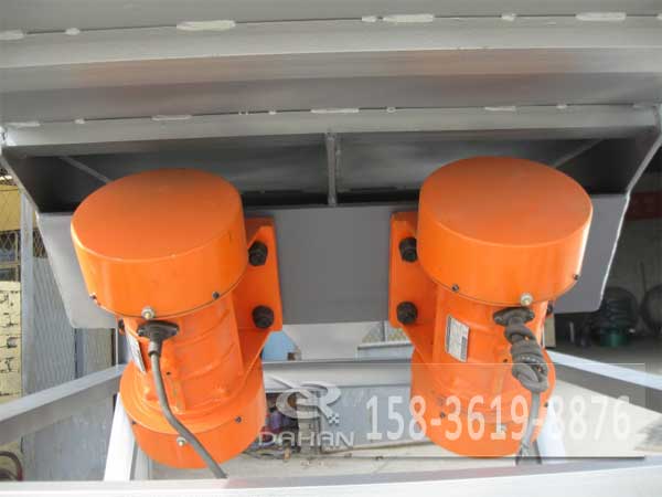 蓮子直線(xiàn)篩振動(dòng)電機